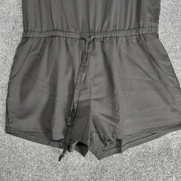 Banana Republic Romper Womens 2 Petite Black  V Neck Tie Waist Back Neck Button - Picture 2 of 7